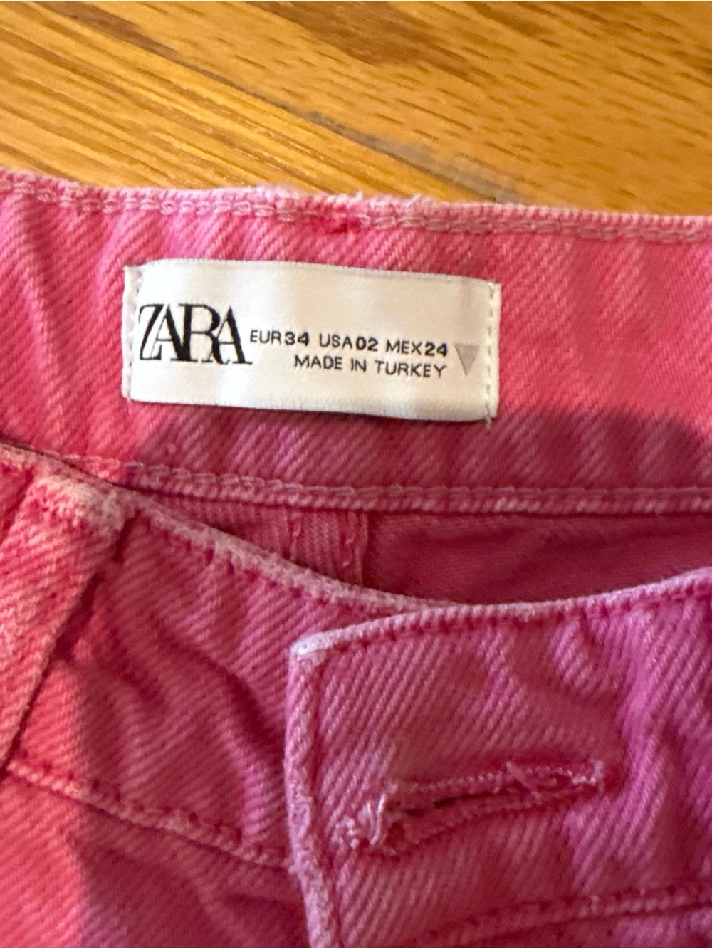 Zara High-Rise Wide-Leg Jeans in Bright Pink - Picture 3 of 4